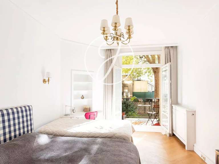 Appartement Paris 16e - 4 chambres - 371m²