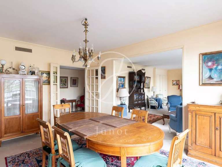 Apartment Paris 16e - 3 bedrooms - 154m²