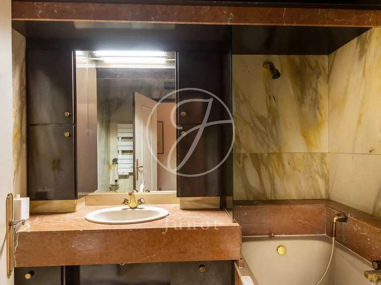 Apartment Paris 16e - 3 bedrooms - 154m²