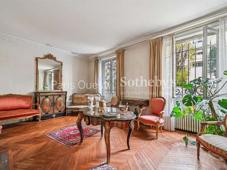 Apartment Paris 16e - 5 bedrooms - 166m²
