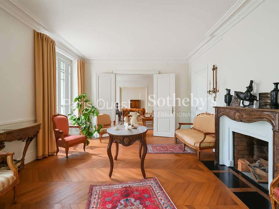 Apartment Paris 16e