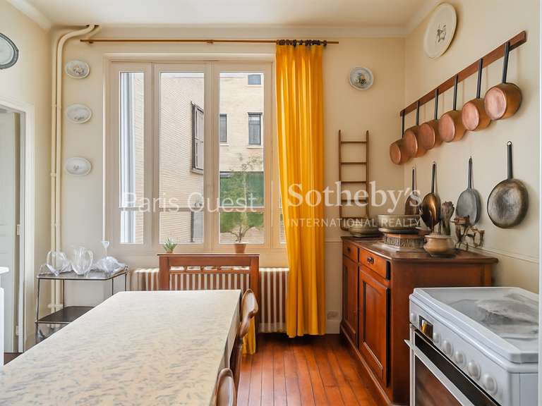 Apartment Paris 16e - 5 bedrooms - 166m²