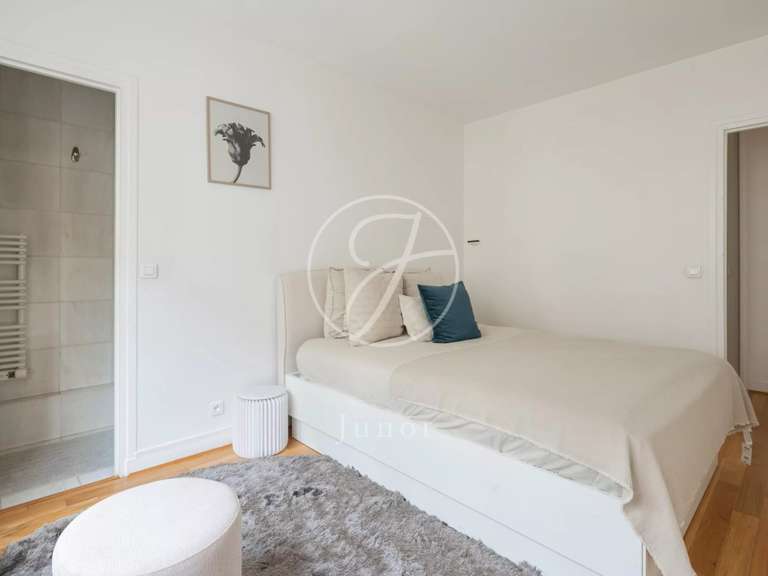 Appartement Paris 16e - 2 chambres - 102m²