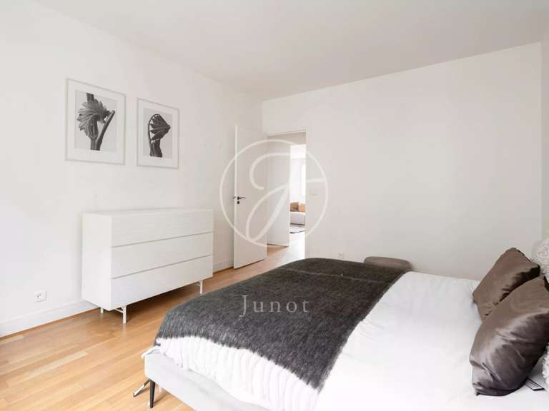 Appartement Paris 16e - 2 chambres - 102m²