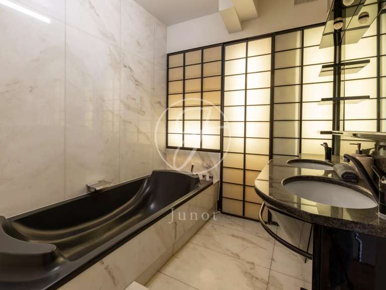 Appartement Paris 16e - 2 chambres - 102m²