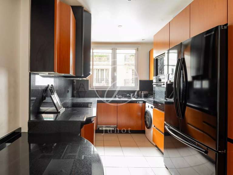 Appartement Paris 16e - 2 chambres - 102m²