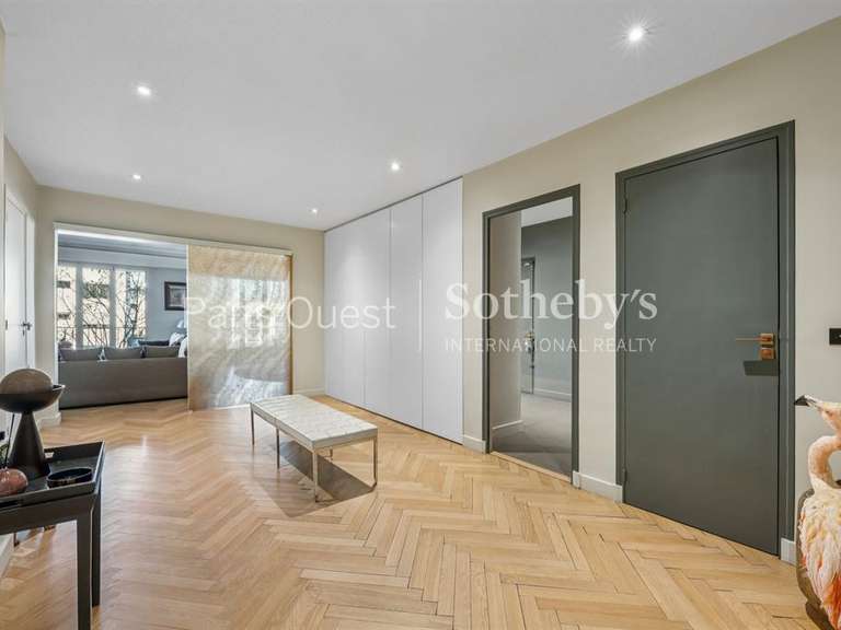 Appartement Paris 16e - 4 chambres - 194m²
