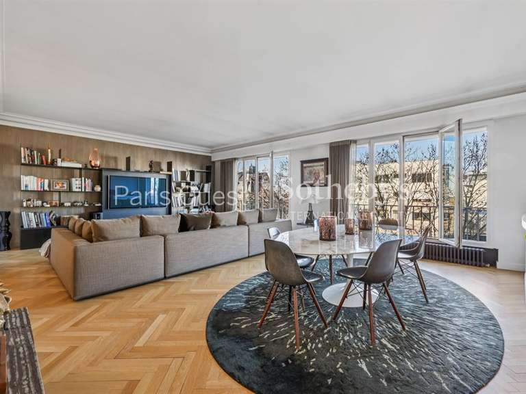 Appartement Paris 16e - 4 chambres - 194m²