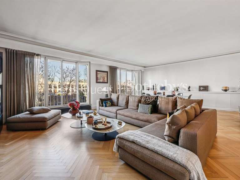 Appartement Paris 16e - 4 chambres - 194m²