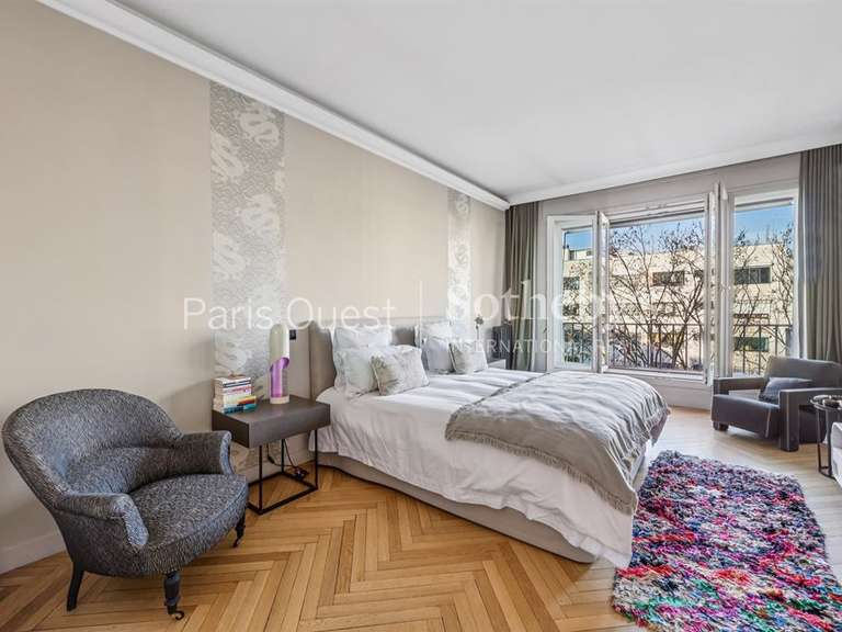Appartement Paris 16e - 4 chambres - 194m²