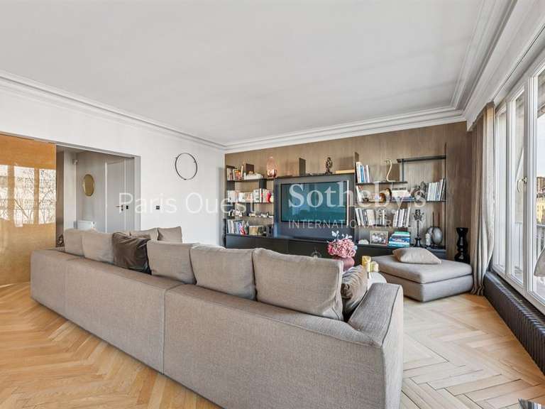 Appartement Paris 16e - 4 chambres - 194m²
