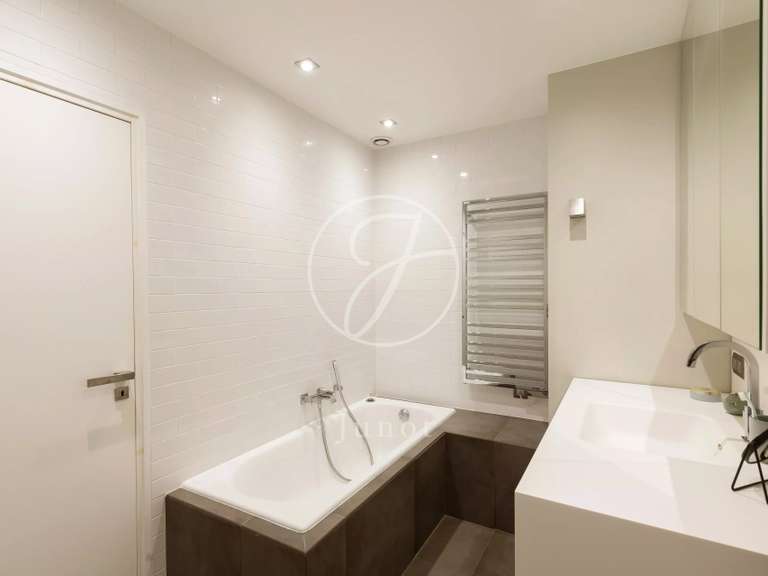 Appartement Paris 16e - 3 chambres - 119m²