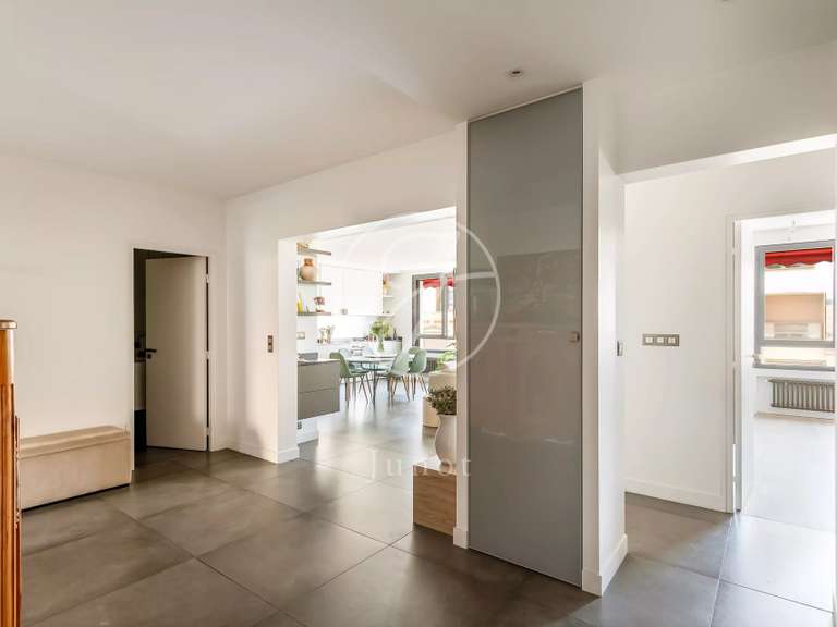 Appartement Paris 16e - 3 chambres - 119m²