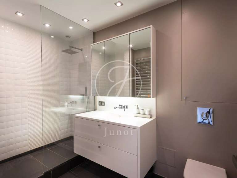 Appartement Paris 16e - 3 chambres - 119m²