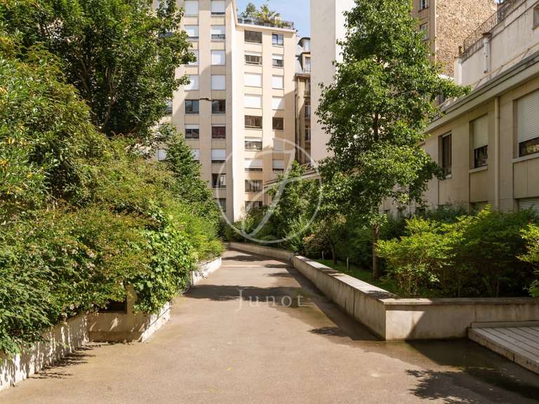 Appartement Paris 16e - 3 chambres - 119m²