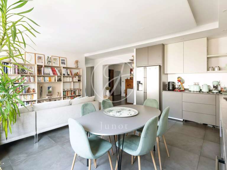 Appartement Paris 16e - 3 chambres - 119m²