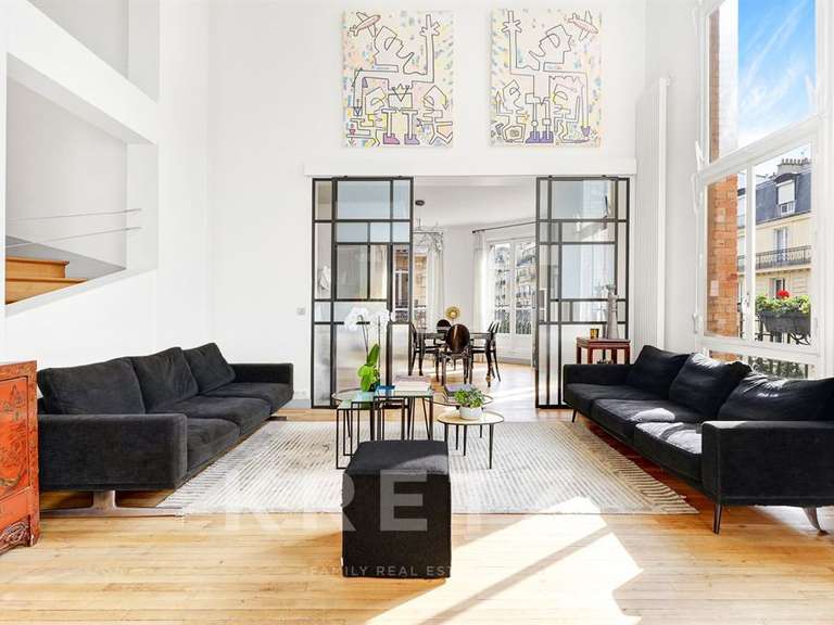 Appartement Paris 16e - 5 chambres - 221m²