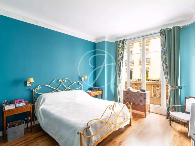 Appartement Paris 16e - 4 chambres - 199m²