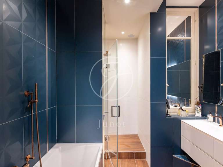 Appartement Paris 16e - 4 chambres - 199m²