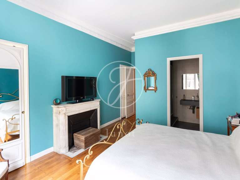 Appartement Paris 16e - 4 chambres - 199m²