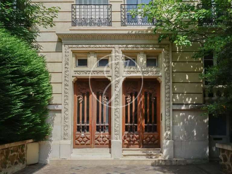 Appartement Paris 16e - 4 chambres - 170m²