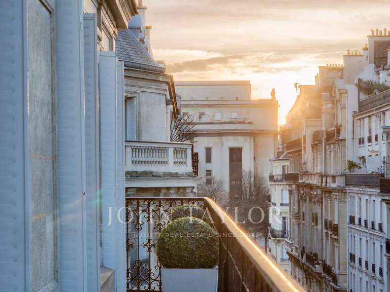 Appartement Paris 16e - 3 chambres - 107m²