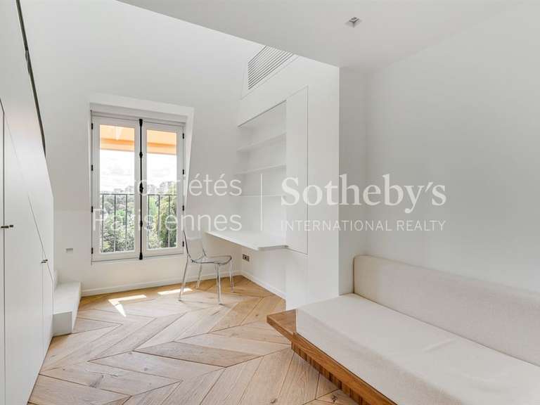 Appartement Paris 16e - 3 chambres - 218m²