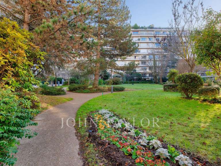 Appartement Paris 16e - 2 chambres - 116m²