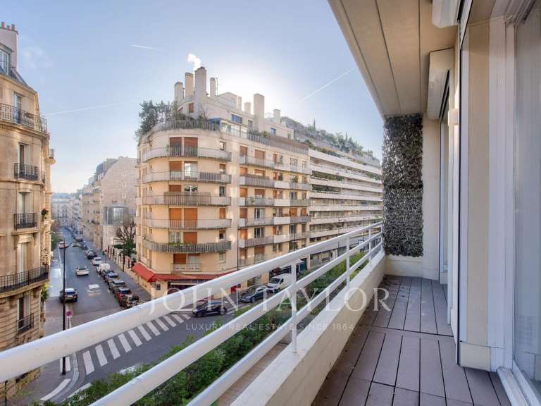 Appartement Paris 16e - 2 chambres - 116m²