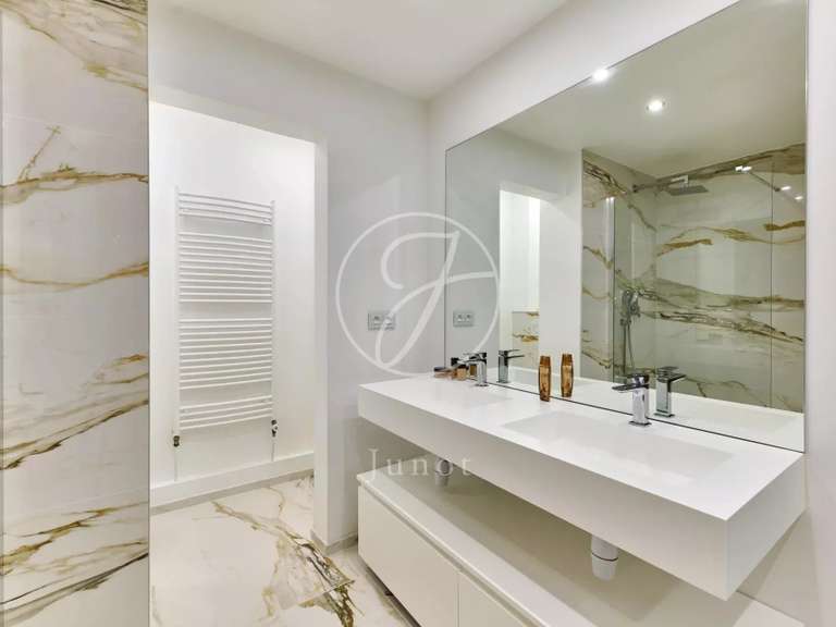 Appartement Paris 16e - 1 chambre - 63m²