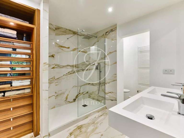 Appartement Paris 16e - 1 chambre - 63m²