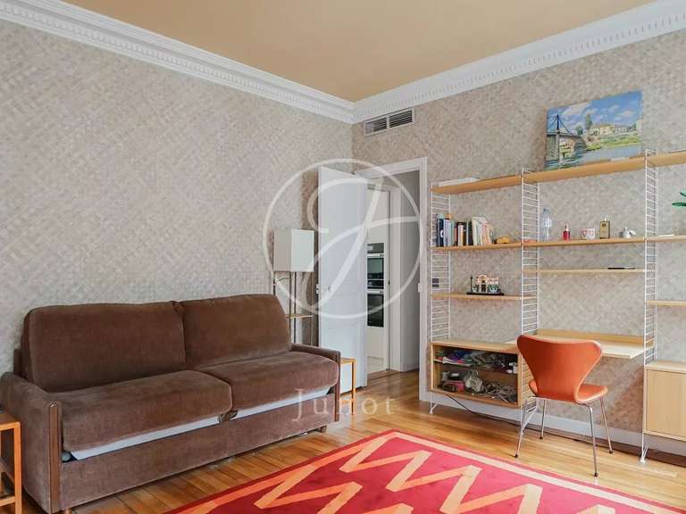 Appartement Paris 16e - 2 chambres - 119m²