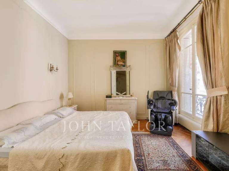 Appartement Paris 16e - 2 chambres - 140m²