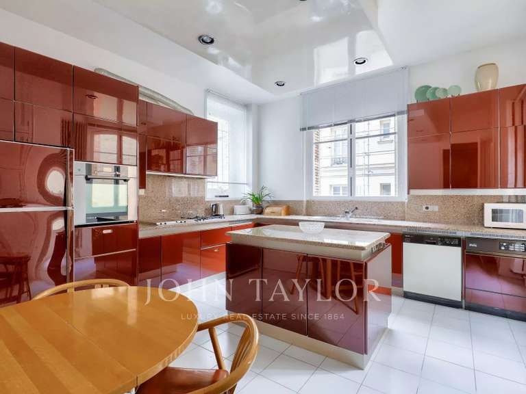 Appartement Paris 16e - 2 chambres - 140m²