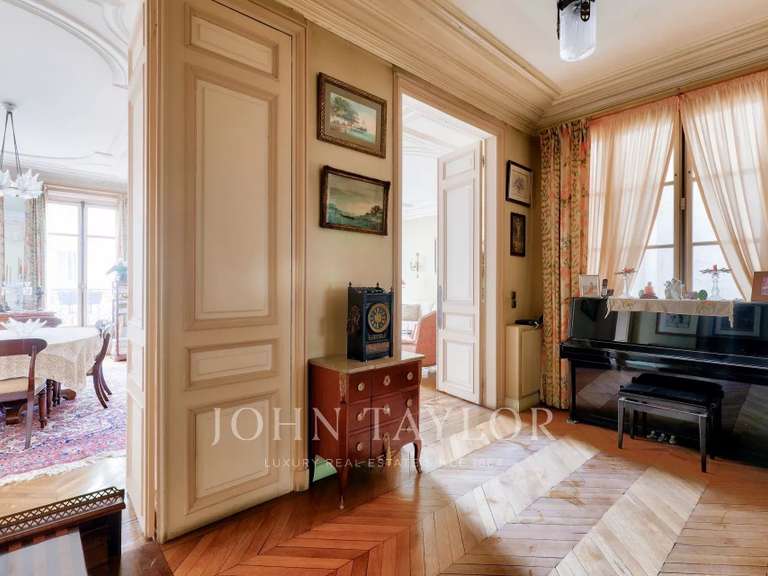Appartement Paris 16e - 2 chambres - 140m²