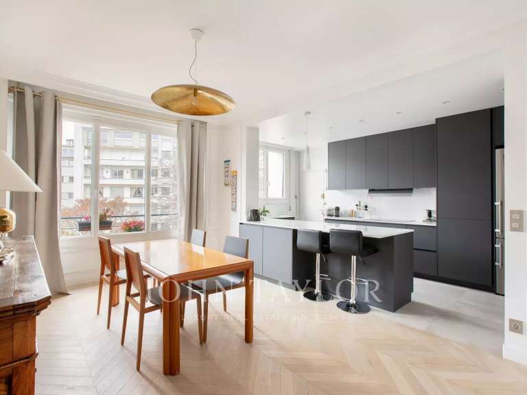 Appartement Paris 16e - 3 chambres - 170m²