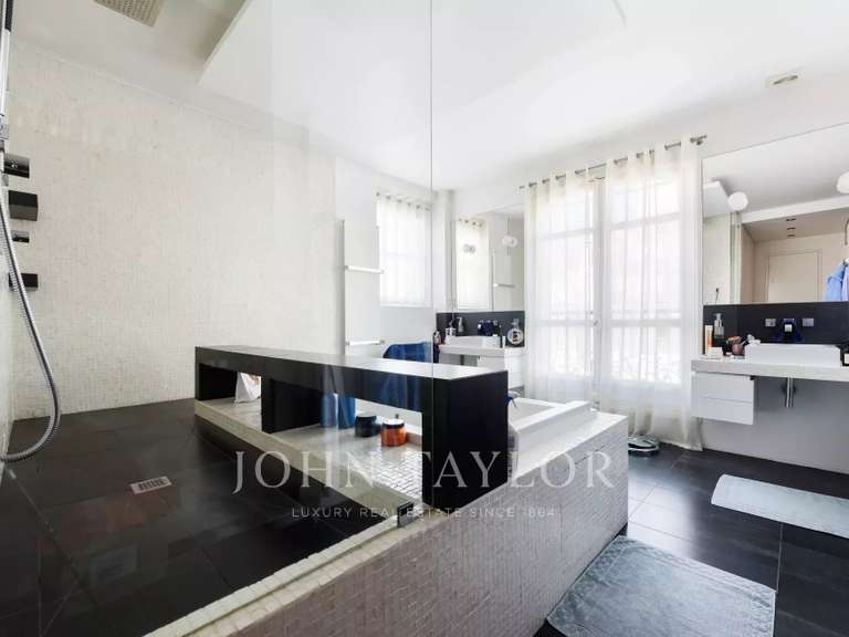 Apartment Paris 16e - 5 bedrooms - 329m²