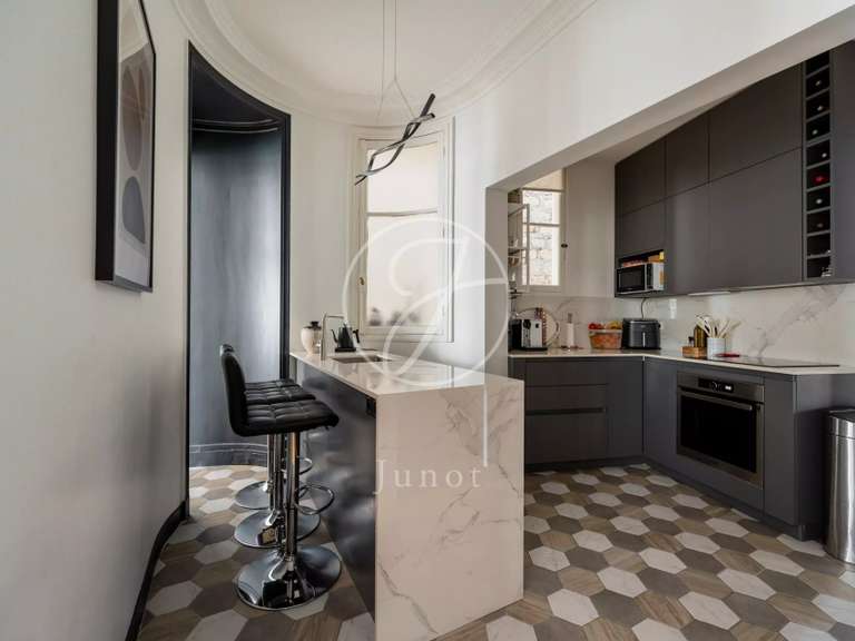 Apartment Paris 16e - 3 bedrooms - 111m²