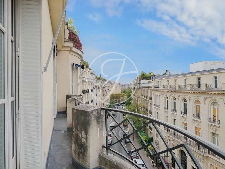 Appartement Paris 16e - 4 chambres - 353m²