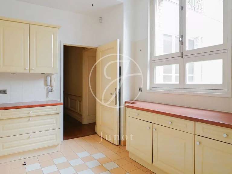 Appartement Paris 16e - 4 chambres - 353m²