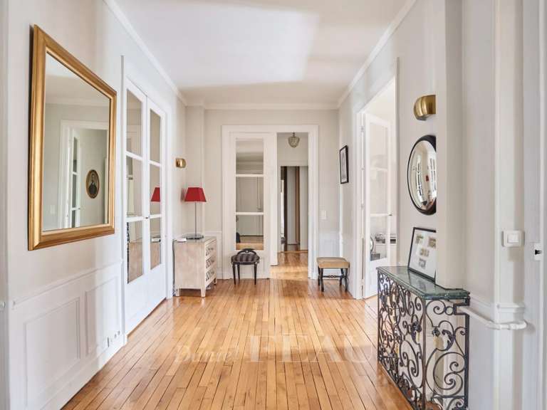 Appartement Paris 16e - 3 chambres - 136m²