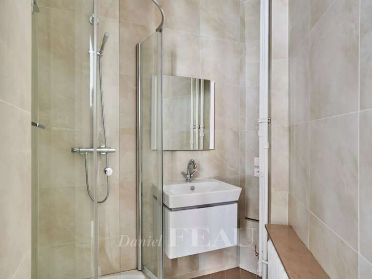 Appartement Paris 16e - 3 chambres - 136m²