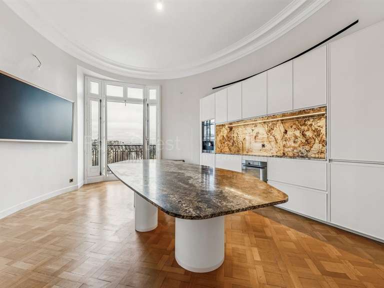 Apartment Paris 16e - 3 bedrooms - 185m²