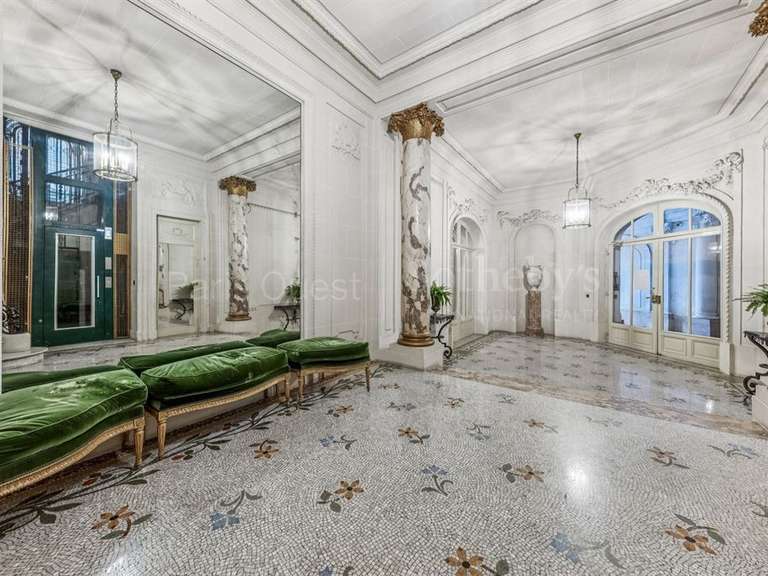 Appartement Paris 16e - 3 chambres - 168m²
