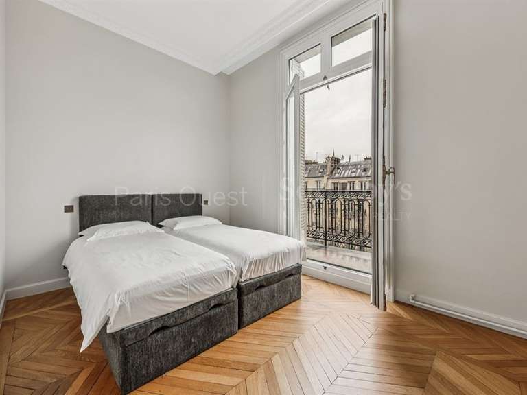 Appartement Paris 16e - 3 chambres - 168m²