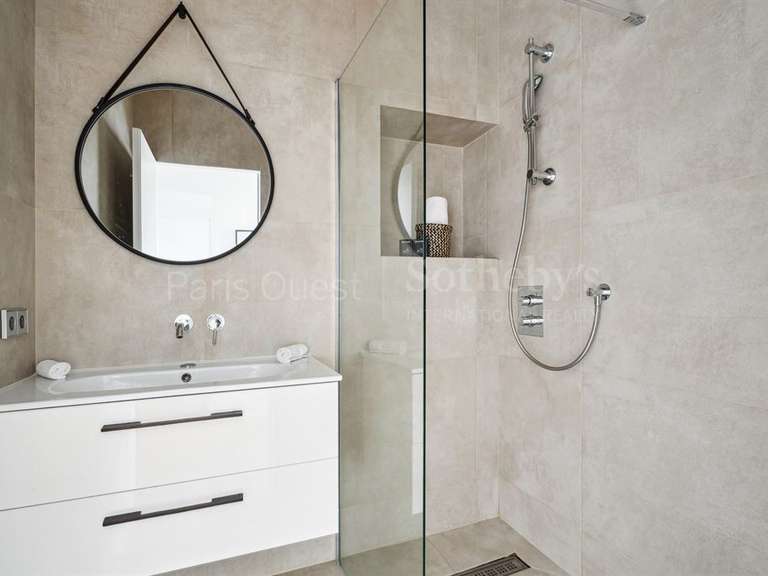 Appartement Paris 16e - 2 chambres - 85m²