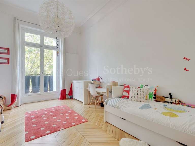 Appartement Paris 16e - 4 chambres - 305m²