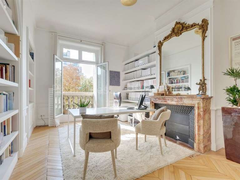 Appartement Paris 16e - 4 chambres - 305m²