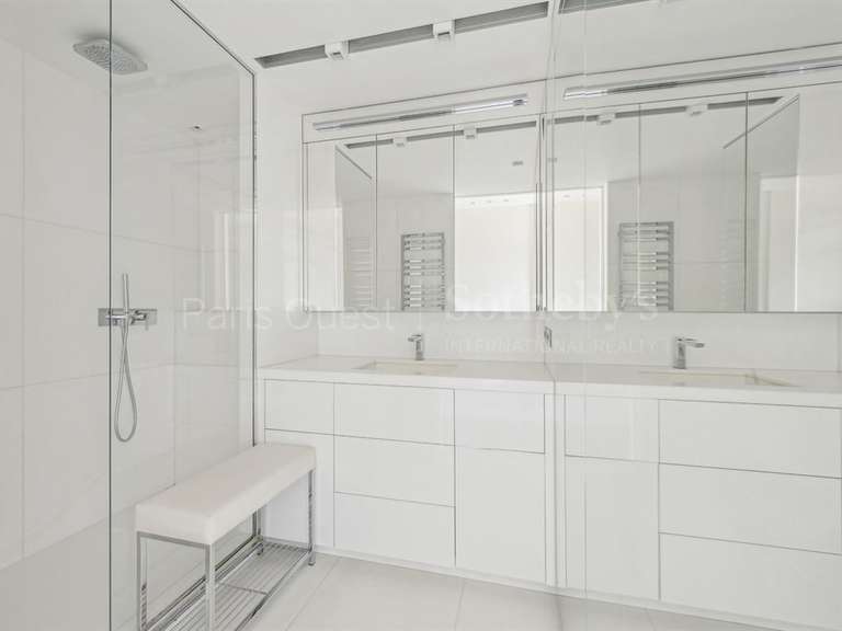 Appartement Paris 16e - 1 chambre - 116m²