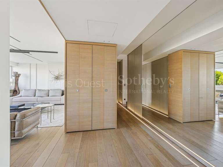 Appartement Paris 16e - 1 chambre - 116m²